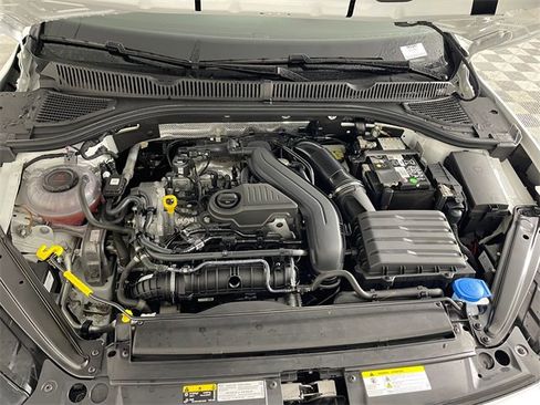 Used 2024 Volkswagen Jetta SE image 22