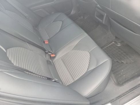 Used 2019 Toyota Camry SE image 12