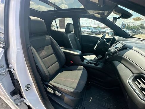 Used 2023 Chevrolet Equinox RS w/ LPO, Floor Liner Package FWD image 32