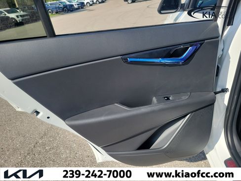 New 2026 Kia Niro LX FWD image 12