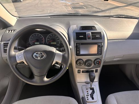 Used 2013 Toyota Corolla LE FWD image 7