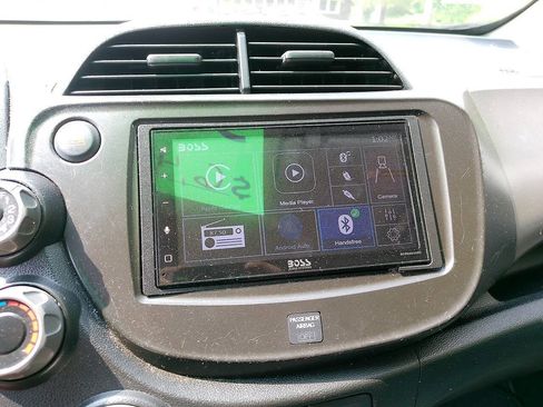 Used 2011 Honda Fit Sport image 31