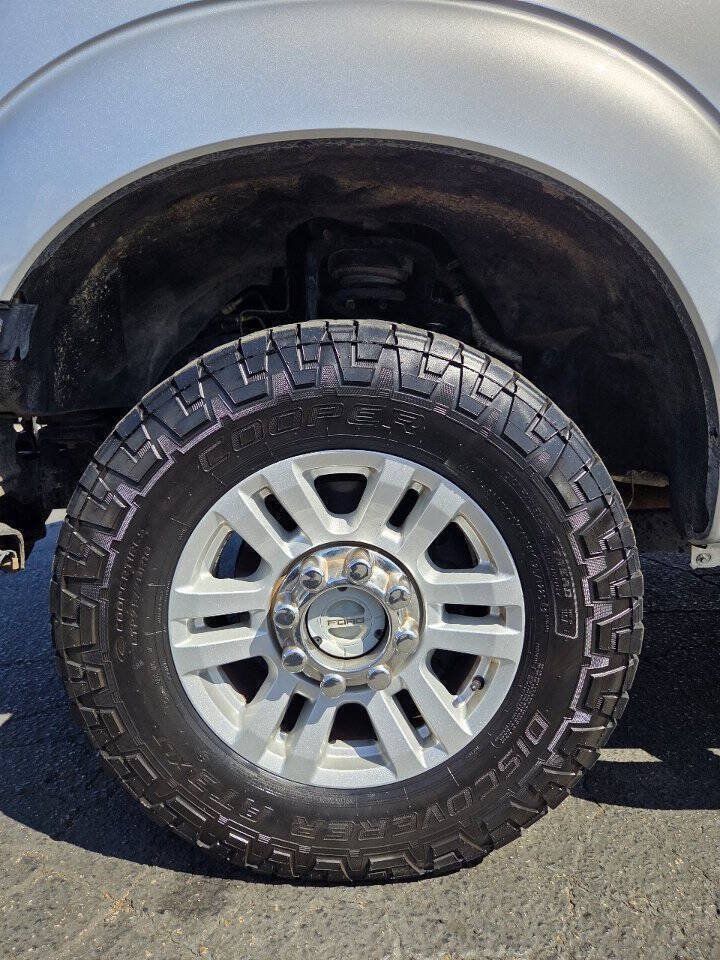 Used 2013 Ford F250 XLT w/ XLT Interior Pkg AWD/4WD image 25