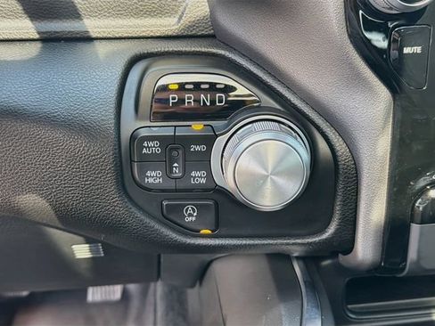 Used 2024 RAM 1500 Laramie AWD/4WD image 17