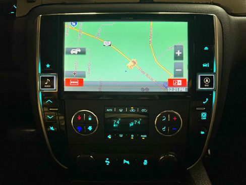 Used 2013 Chevrolet Avalanche LT w/ Suspension Package, Off-Road AWD/4WD image 15