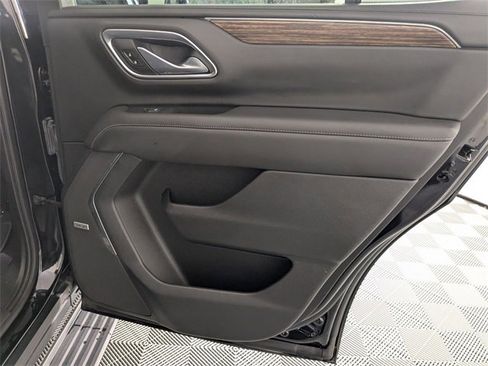 Used 2021 Chevrolet Tahoe High Country w/ Premium Package image 35