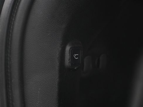 Used 2022 Jeep Cherokee Limited AWD/4WD image 15