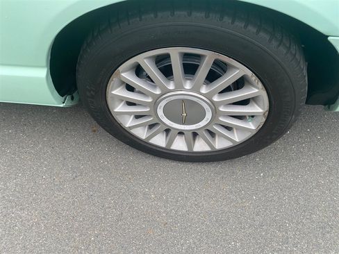 Used 2004 Ford Thunderbird RWD image 7