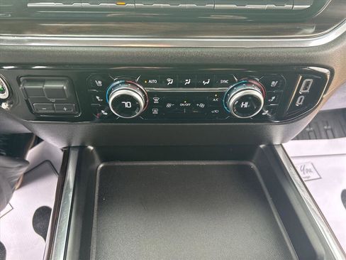 Used 2024 GMC Sierra 2500 SLT w/ SLT Premium Package image 29