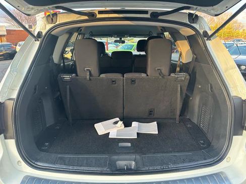 Used 2017 Nissan Pathfinder S image 15