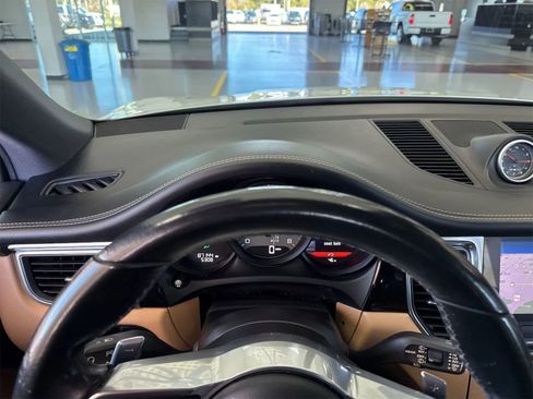 Used 2018 Porsche Macan S image 7