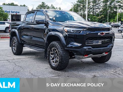 Used 2023 Chevrolet Colorado ZR2 w/ ZR2 Convenience Package III AWD/4WD image 4