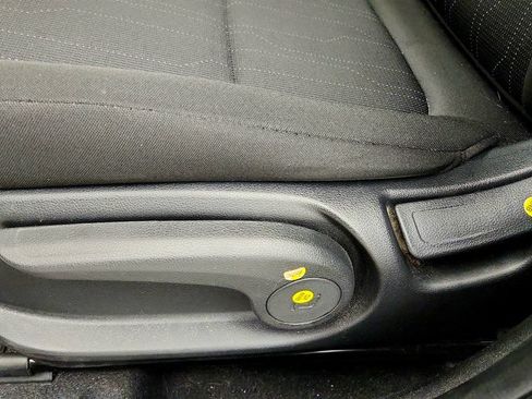 Used 2021 Hyundai Venue SE FWD image 10