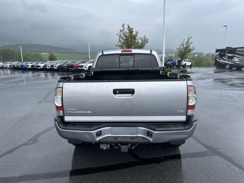 Used 2015 Toyota Tacoma 4x4 Access Cab V6 w/ TRD Sport Package image 6