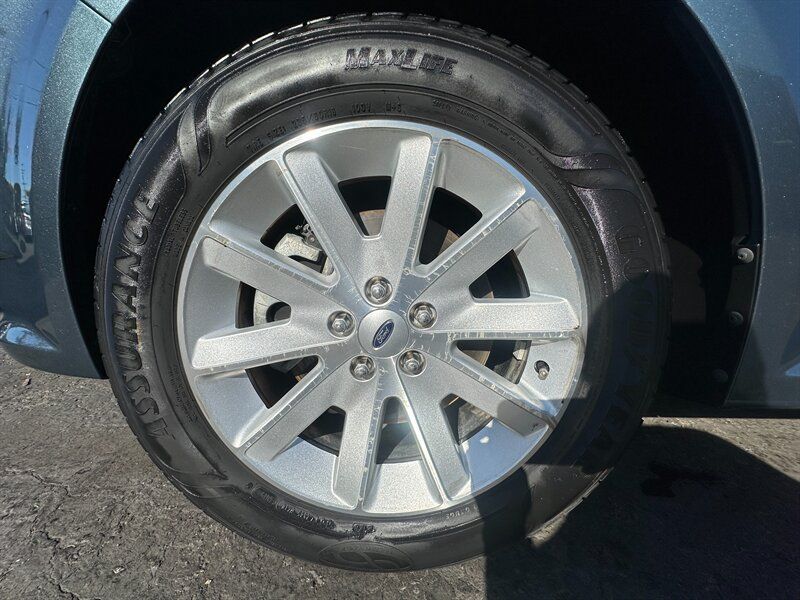 Used 2010 Ford Flex SEL FWD image 9