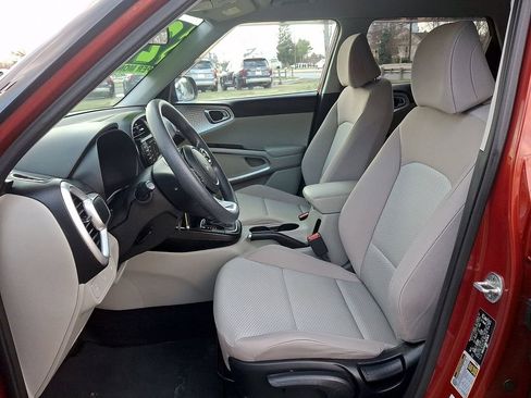 Certified 2022 Kia Soul LX image 13