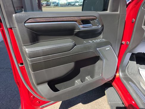 Used 2024 GMC Sierra 1500 Elevation w/ Elevation Premium Package AWD/4WD image 9