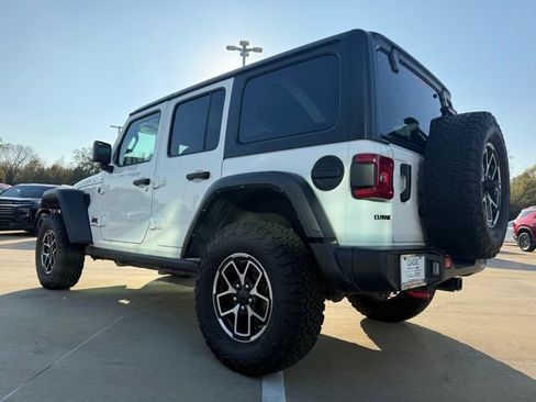 Used 2024 Jeep Wrangler Unlimited Rubicon image 3