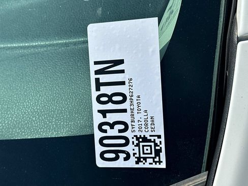 Used 2017 Toyota Corolla LE FWD image 3