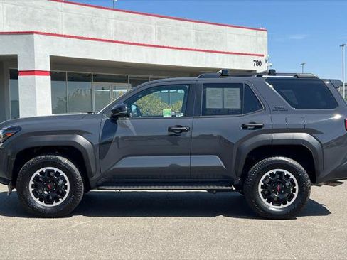 Certified 2025 Toyota 4Runner TRD Off-Road Premium AWD/4WD image 9