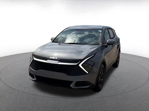 Used 2025 Kia Sportage LX image 7