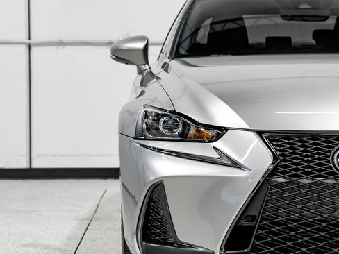 Used 2019 Lexus IS 300 RWD image 48
