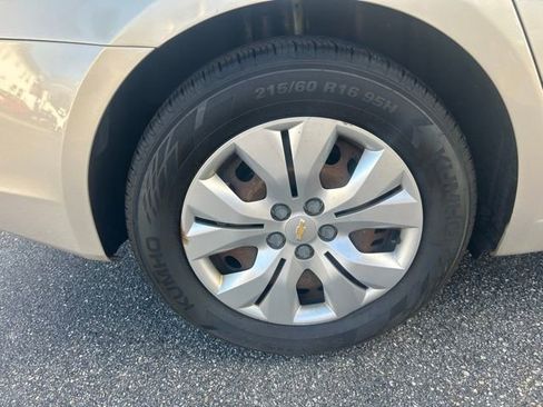 Used 2012 Chevrolet Cruze LS w/ Connectivity Package image 4