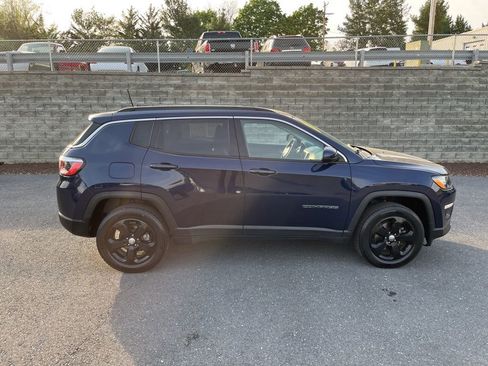Used 2020 Jeep Compass Latitude image 3