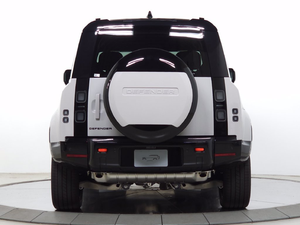 Used 2026 Land Rover Defender 110 X AWD/4WD image 4