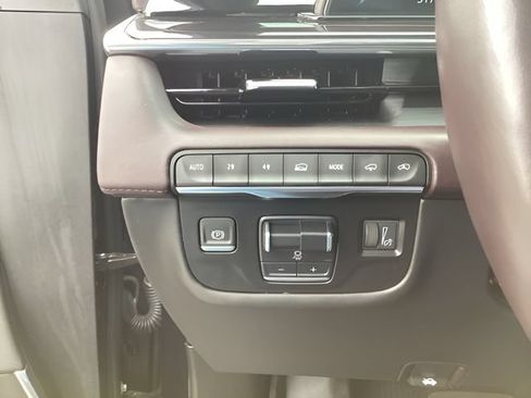 Used 2023 Cadillac Escalade ESV Sport Platinum w/ LPO, ONYX Package AWD/4WD image 18