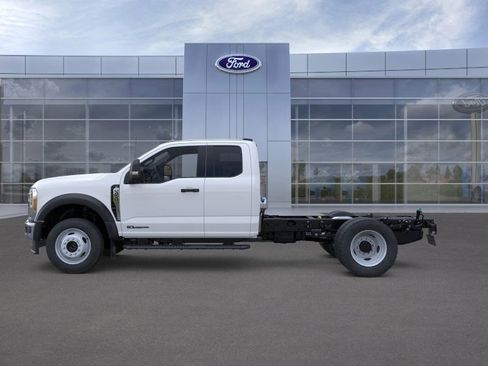 New 2025 Ford F450 XL image 3
