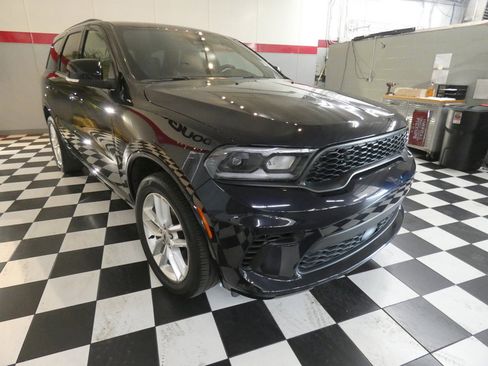 Used 2024 Dodge Durango GT image 3