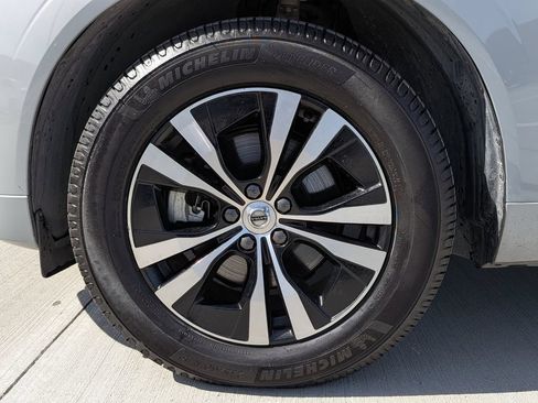 Used 2024 Volvo XC60 B5 Core AWD/4WD image 9