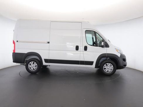 New 2024 RAM ProMaster 2500 w/ Quick Order Package 22G SLT image 31