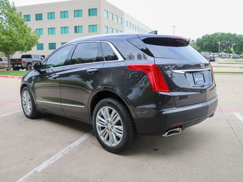 Used 2019 Cadillac XT5 Premium Luxury w/ Driver Assist Package FWD image 5