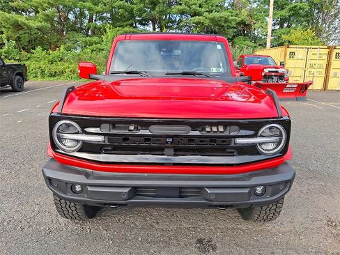 Used 2023 Ford Bronco Outer Banks image 2