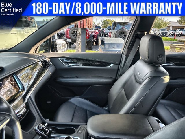 Used 2021 Cadillac XT6 Premium Luxury w/ LPO, ONYX Package FWD image 14