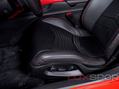 Used 2020 Chevrolet Corvette Stingray w/ 3LT Preferred Equipment Group image 27