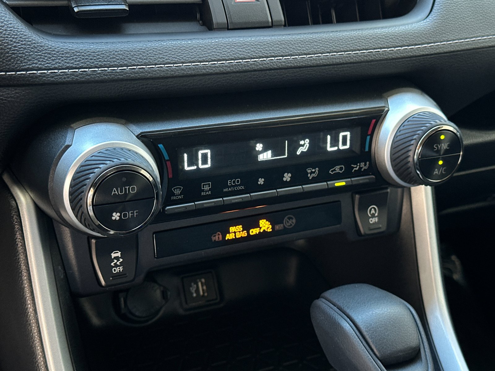 Used 2025 Toyota RAV4 XLE FWD image 18