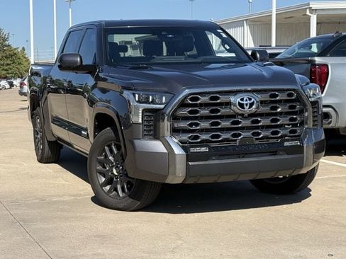 Used 2024 Toyota Tundra Platinum AWD/4WD image 2