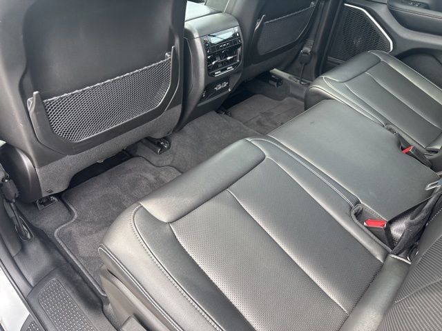 Used 2025 Jeep Grand Cherokee L Limited w/ Luxury Tech Group II AWD/4WD image 18