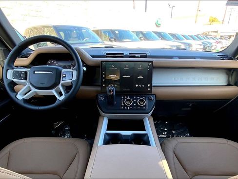 New 2026 Land Rover Defender 130 X-Dynamic SE image 7