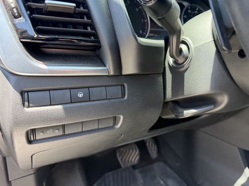 Used 2021 Nissan Rogue SV FWD image 7