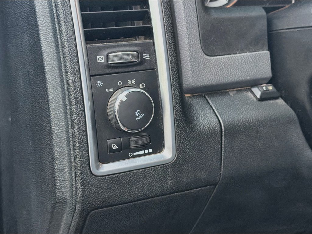 Used 2015 RAM 1500 Lone Star RWD image 10