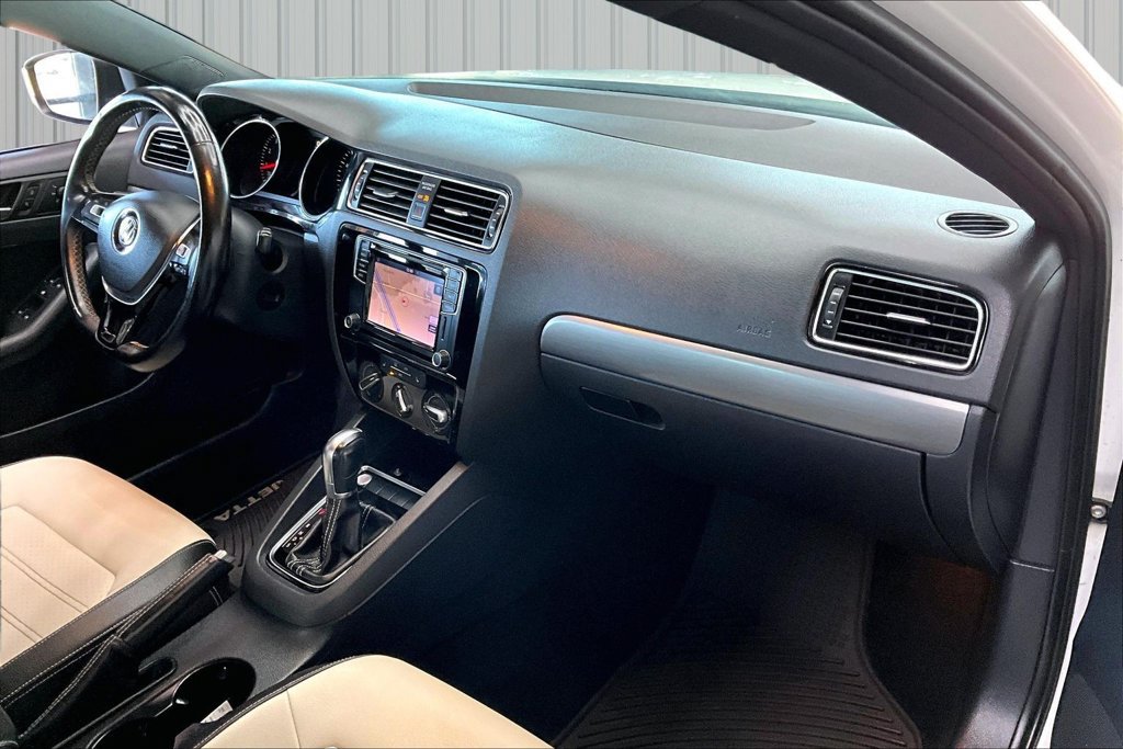 Used 2016 Volkswagen Jetta Sport FWD image 26