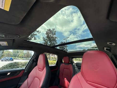 Certified 2026 Porsche Cayenne GTS AWD/4WD image 17