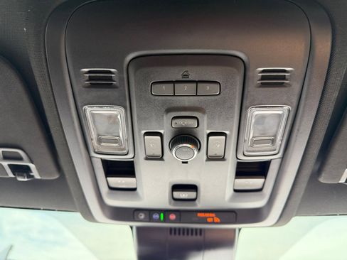 Used 2024 GMC Yukon XL Denali AWD/4WD image 16