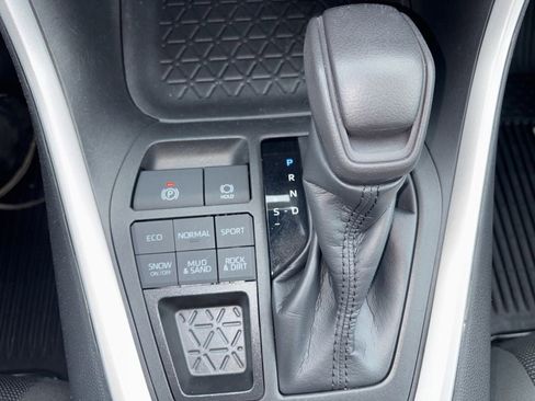 Used 2023 Toyota RAV4 LE image 22