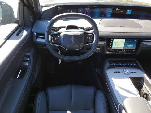 New 2025 Lincoln Navigator L Reserve w/ Jet Appearance Package AWD/4WD image 17