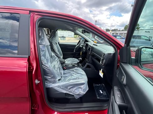 New 2026 Ford Ranger XLT w/ Equipment Group 301A High AWD/4WD image 12